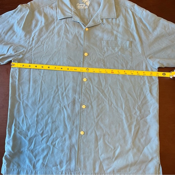 Tommy Bahama 100% silk mens button down short sleeve. Size L. Hawaiian, resort - Picture 4 of 7